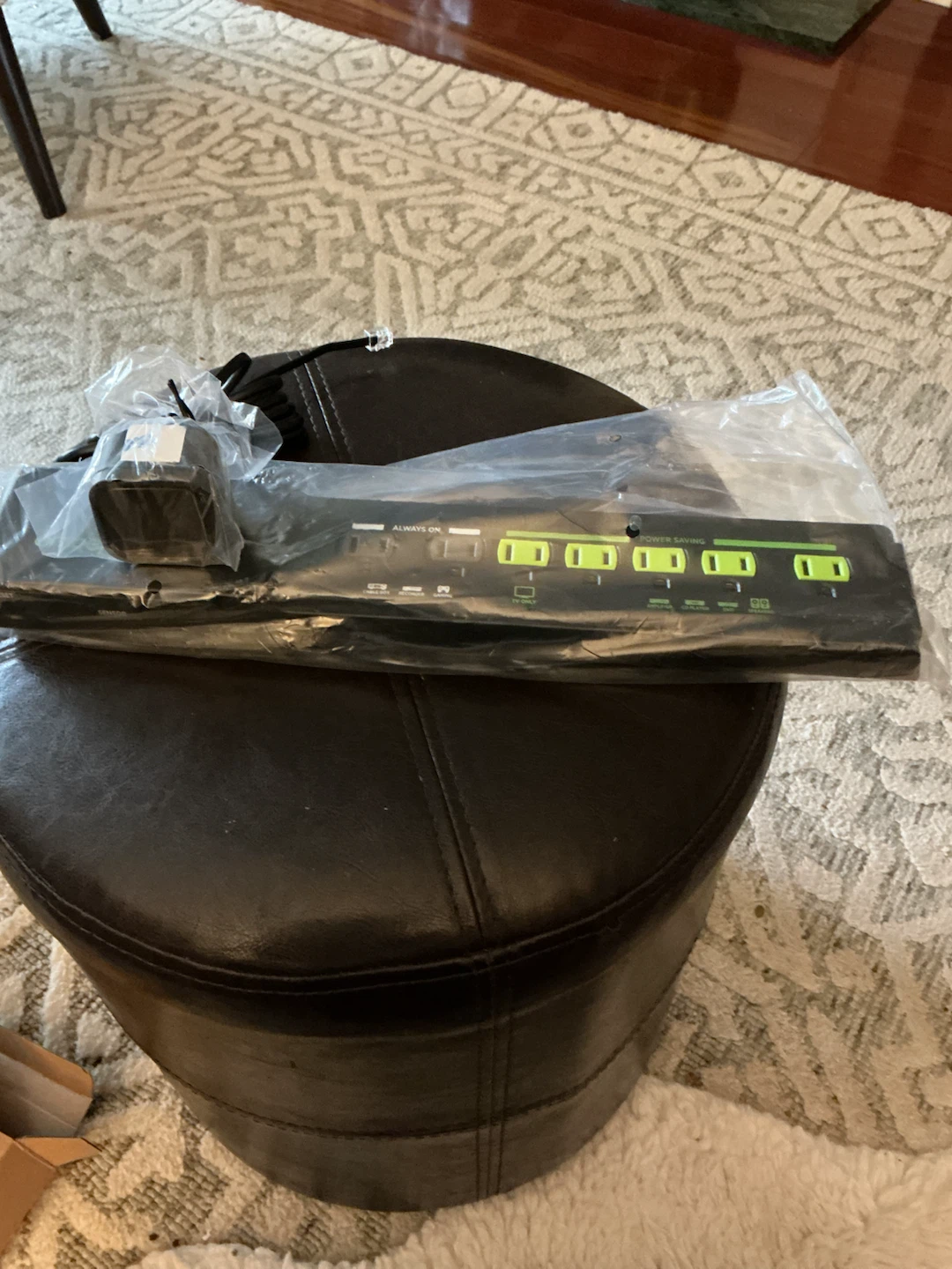 Smart Power Strip with Energy Saving Outlets