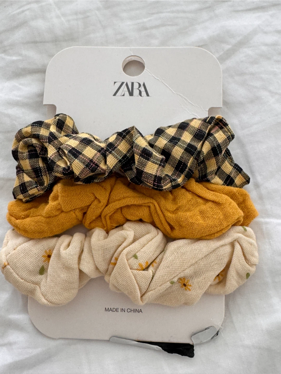 Zara Floral scrunchies