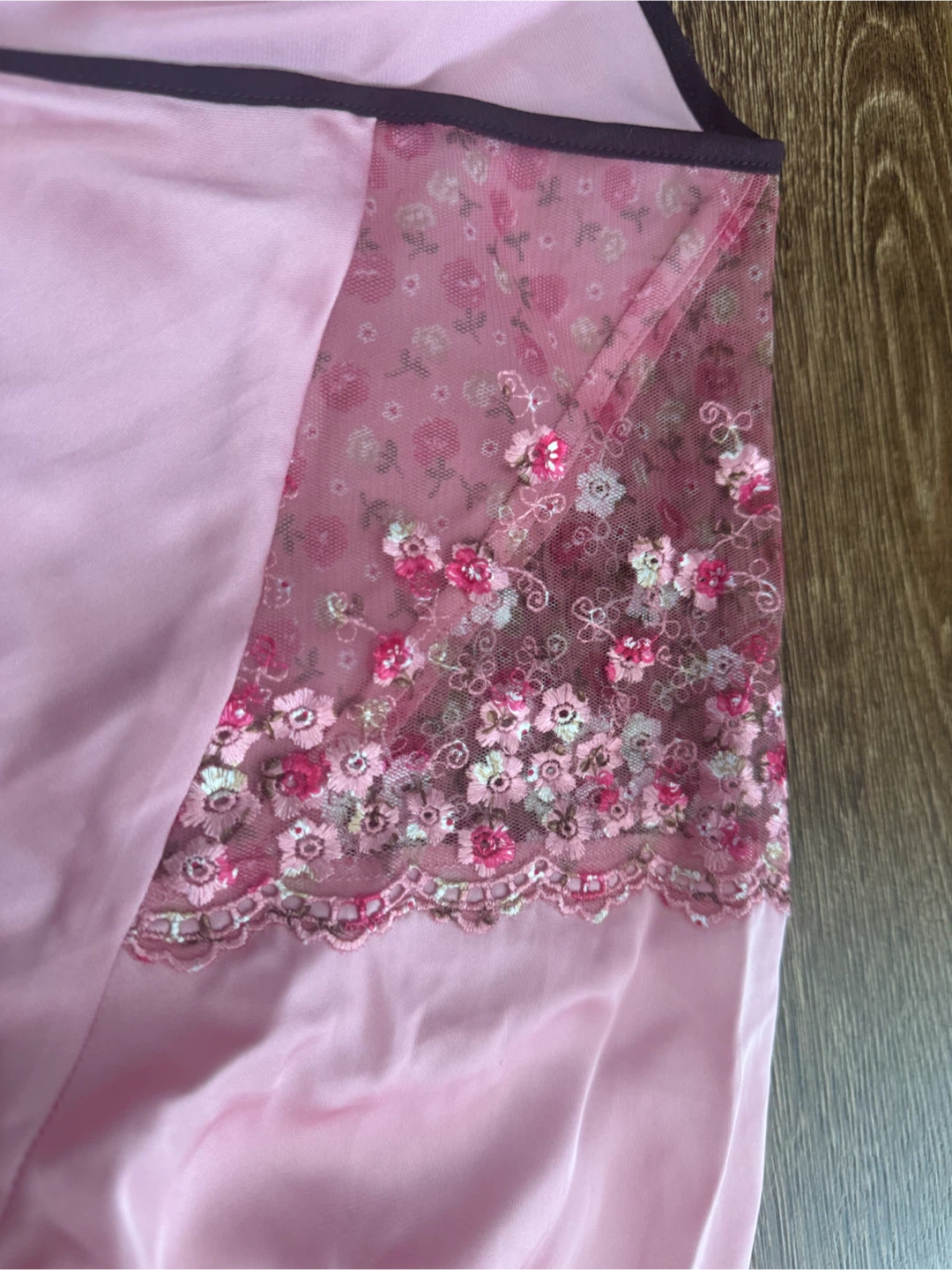 NWOT Vera Pastel Pink Satin/Silk Robe - photo 2