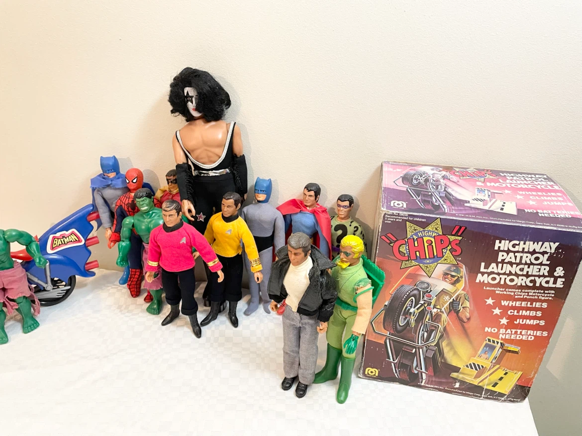 Large Collection of Vintage Mego Action Figures - photo 3