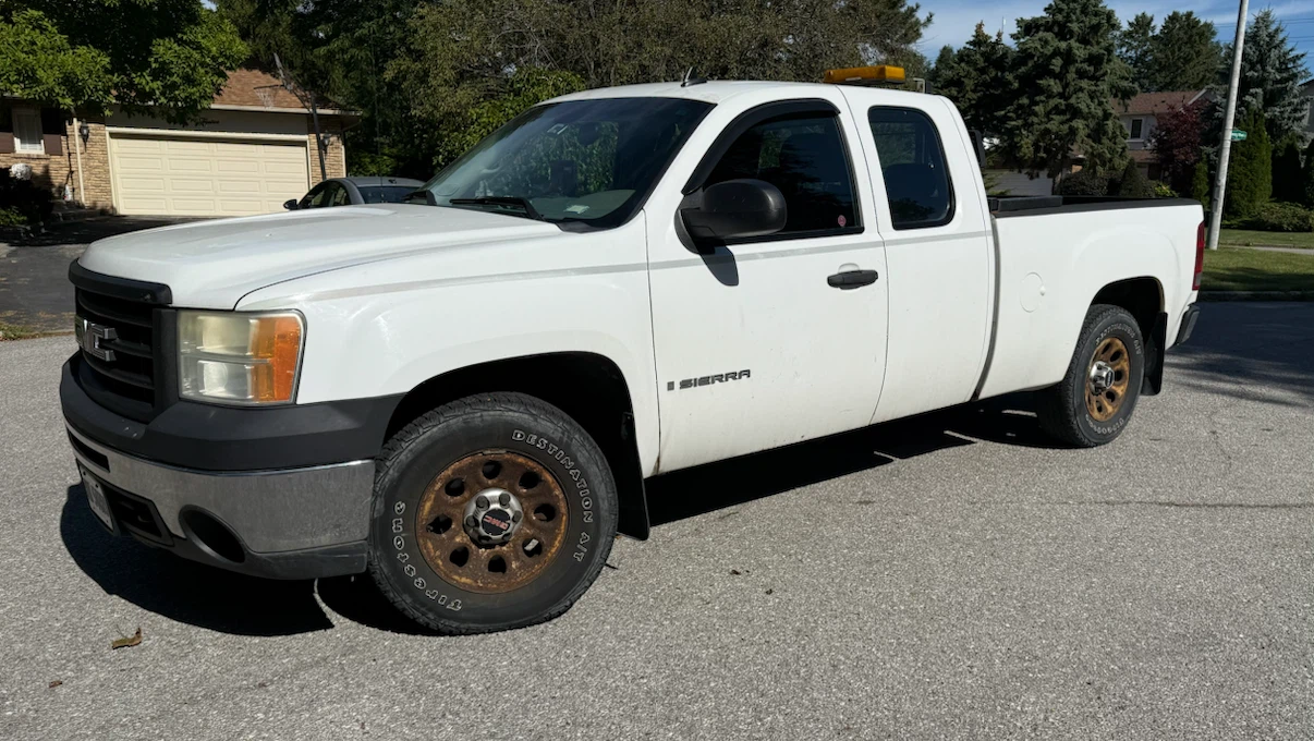 2009 GMC Sierra 1500 Pickup Truck - 4x4 , 6 seater - photo 2
