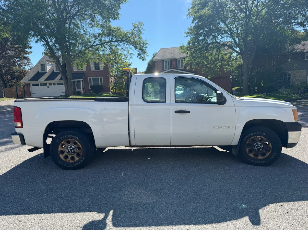 2009 GMC Sierra 1500 Pickup Truck - 4x4 , 6 seater - photo 3