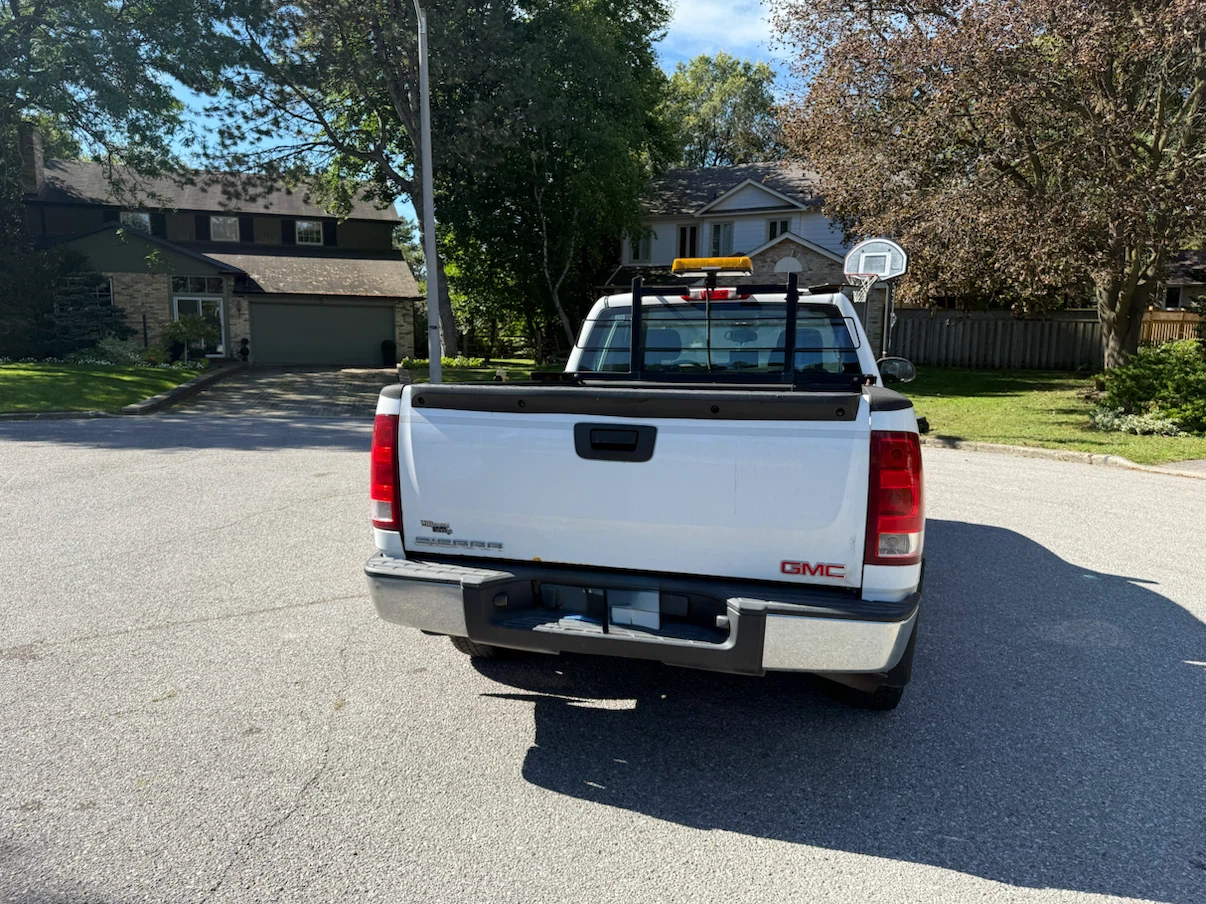 2009 GMC Sierra 1500 Pickup Truck - 4x4 , 6 seater - photo 4