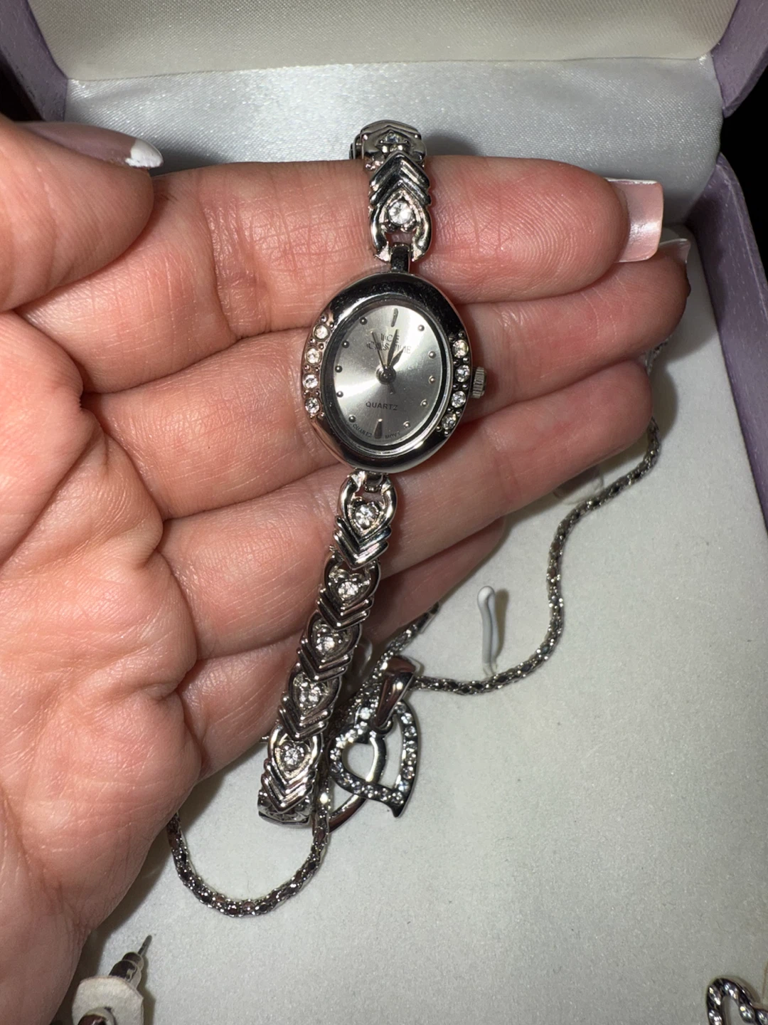 Unused Ice Castle Watch, Necklace and Earrings Jewlery set - photo 3