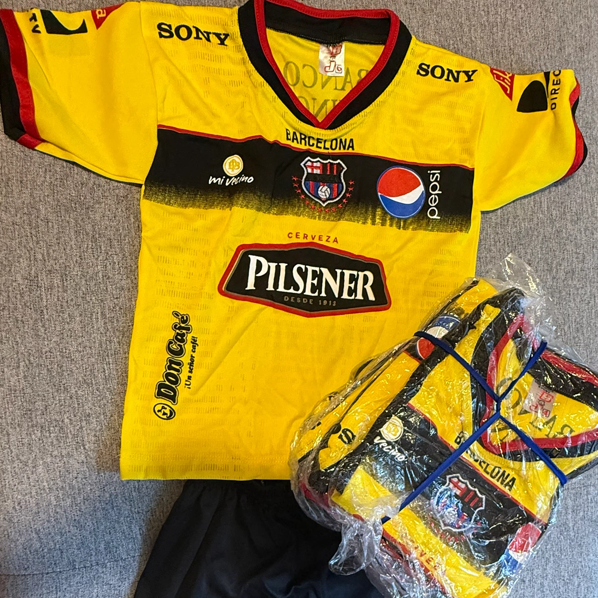 Barcelona Ecuador Sporting Club Kids Soccer Kit