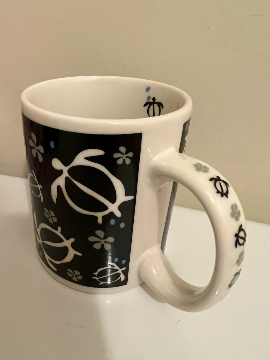 3 Hawaiian Print Mugs - photo 2