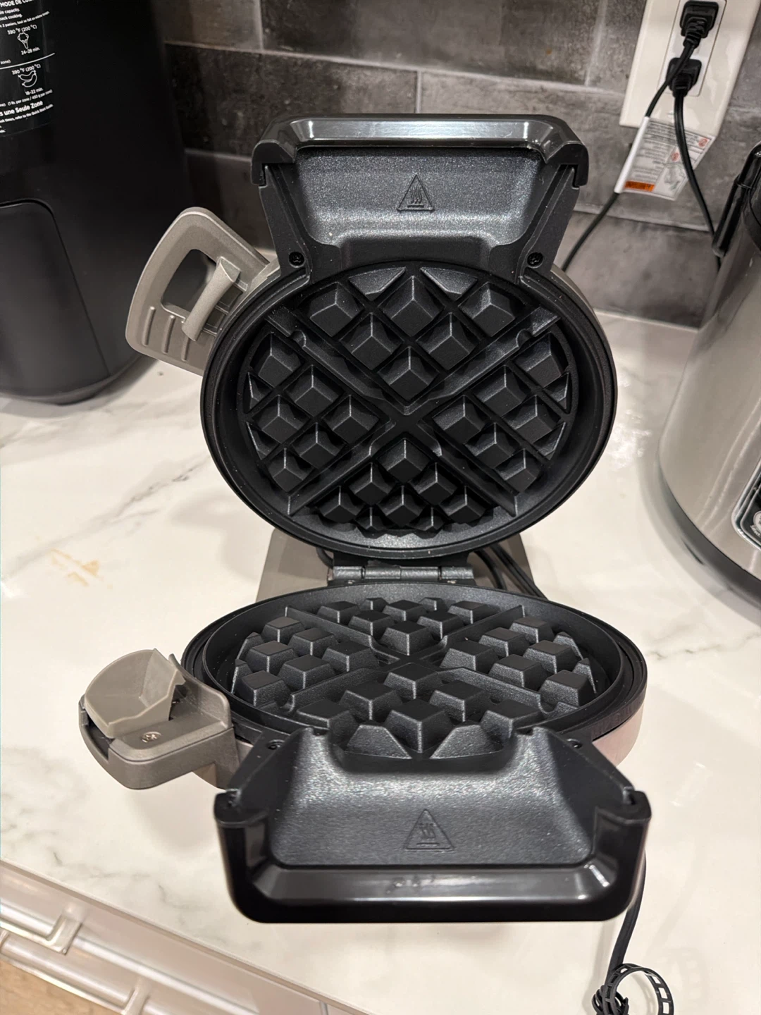 Cuisinart Vertical Waffle Maker - photo 5