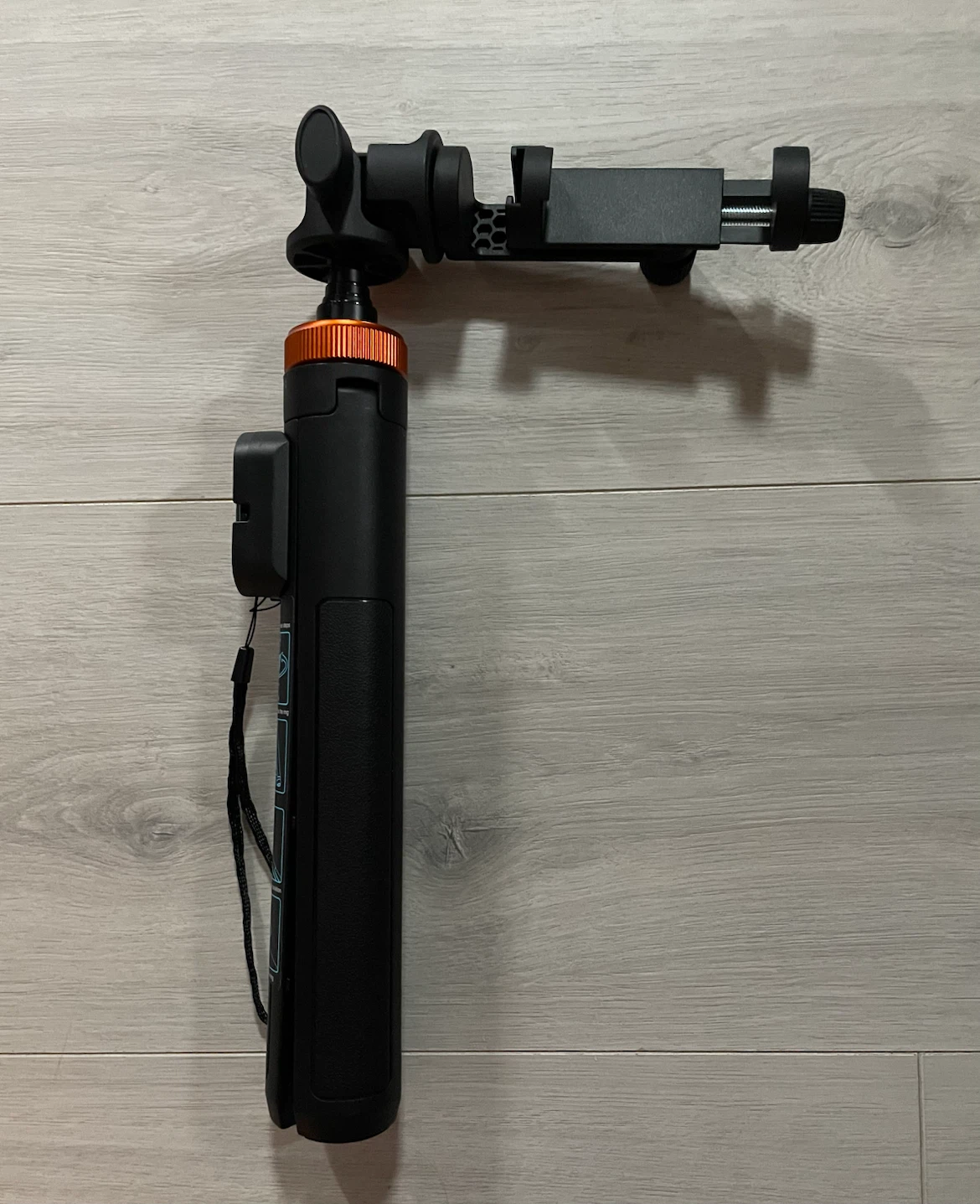 EUCOS Extendable Phone Tripod & Selfie Stick – Like New