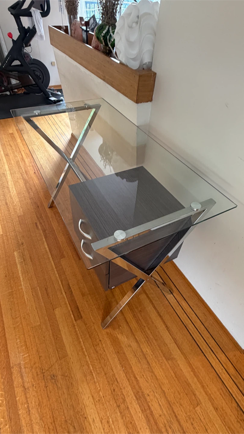 Computer desk with glass surface, and chrome base - photo 2