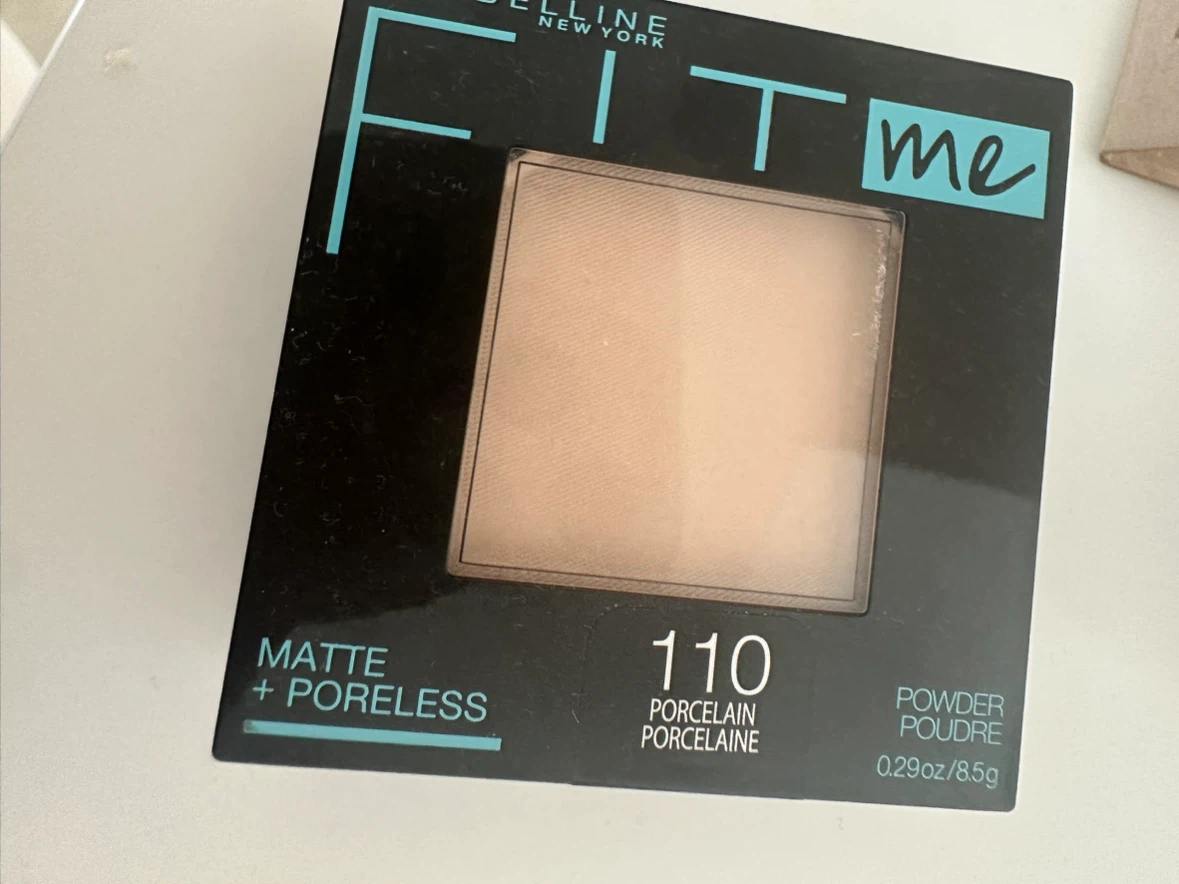 Unused new Fit Me Matte + Poreless Powder 110 Porcelain
