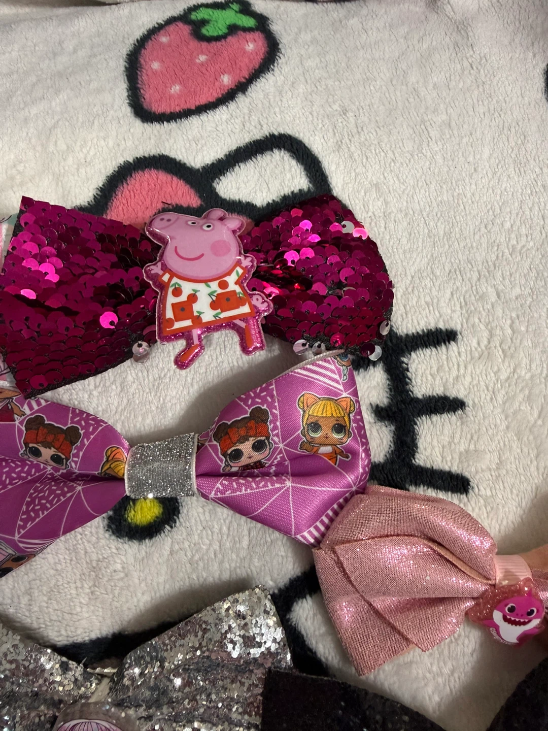 Assorted Character Hair Bows and Accessories - photo 3