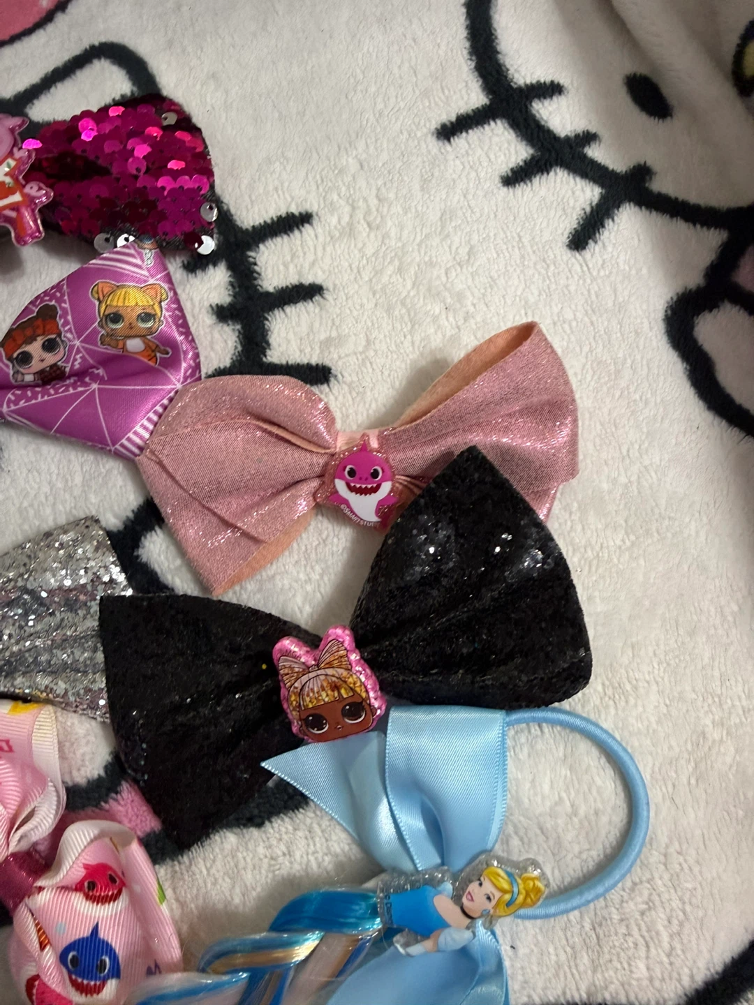 Assorted Character Hair Bows and Accessories - photo 4
