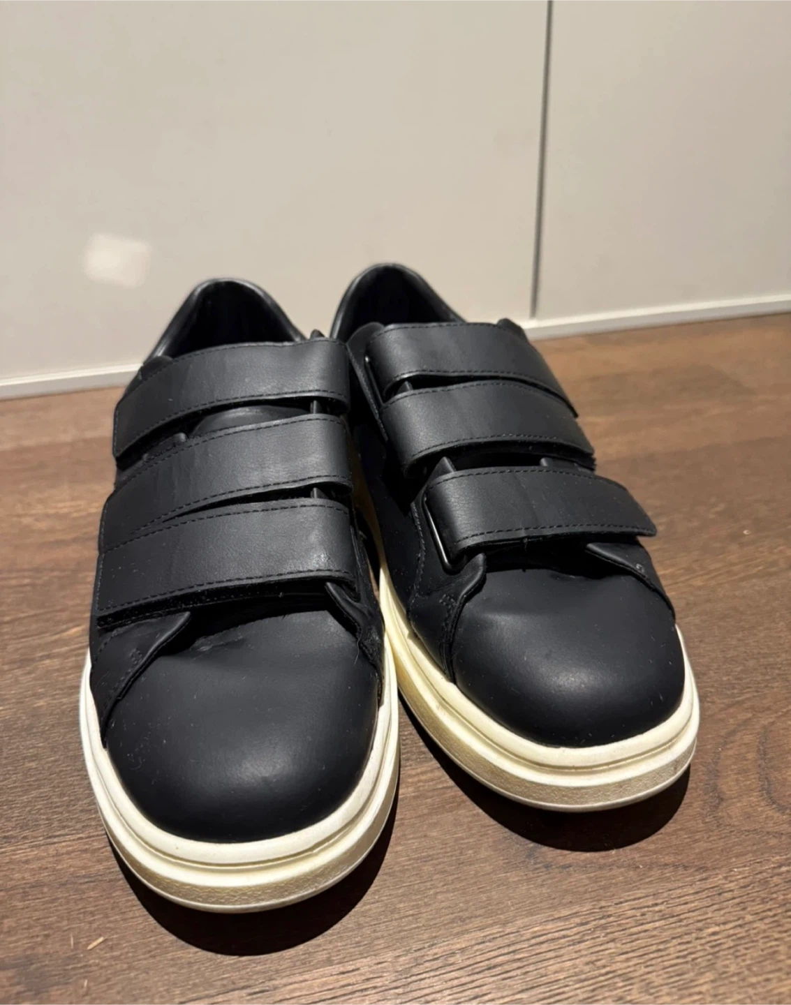 Zara Men’s Leather Velcro Sneakers US10 - photo 2