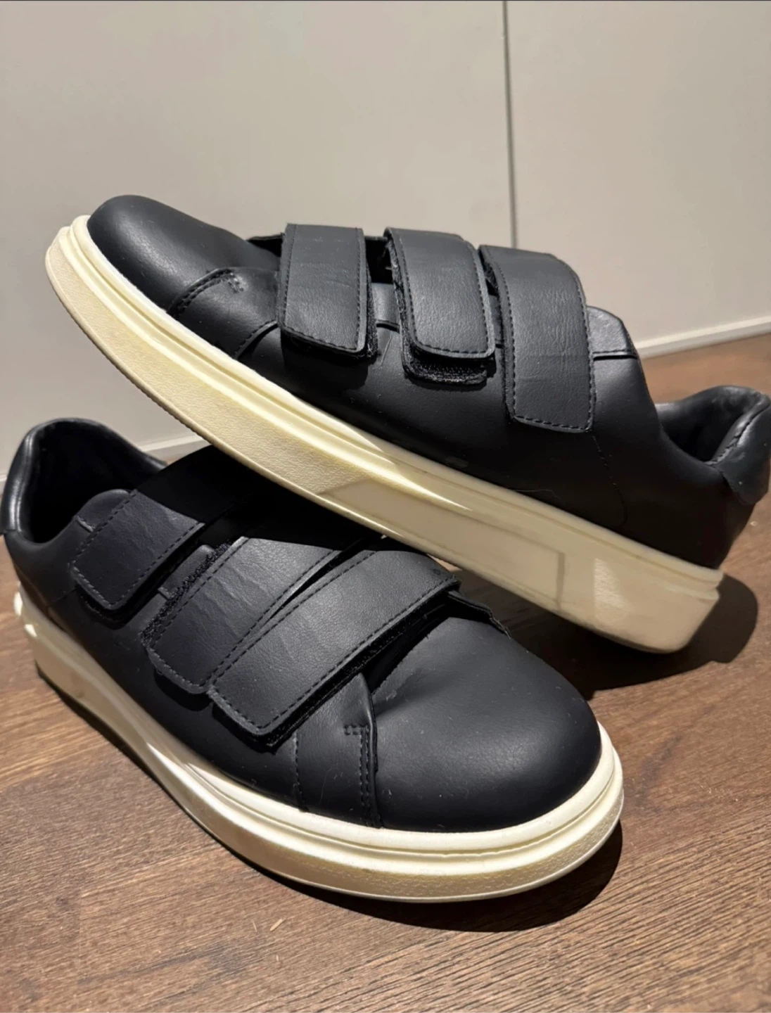 Zara Men’s Leather Velcro Sneakers US10 - photo 3