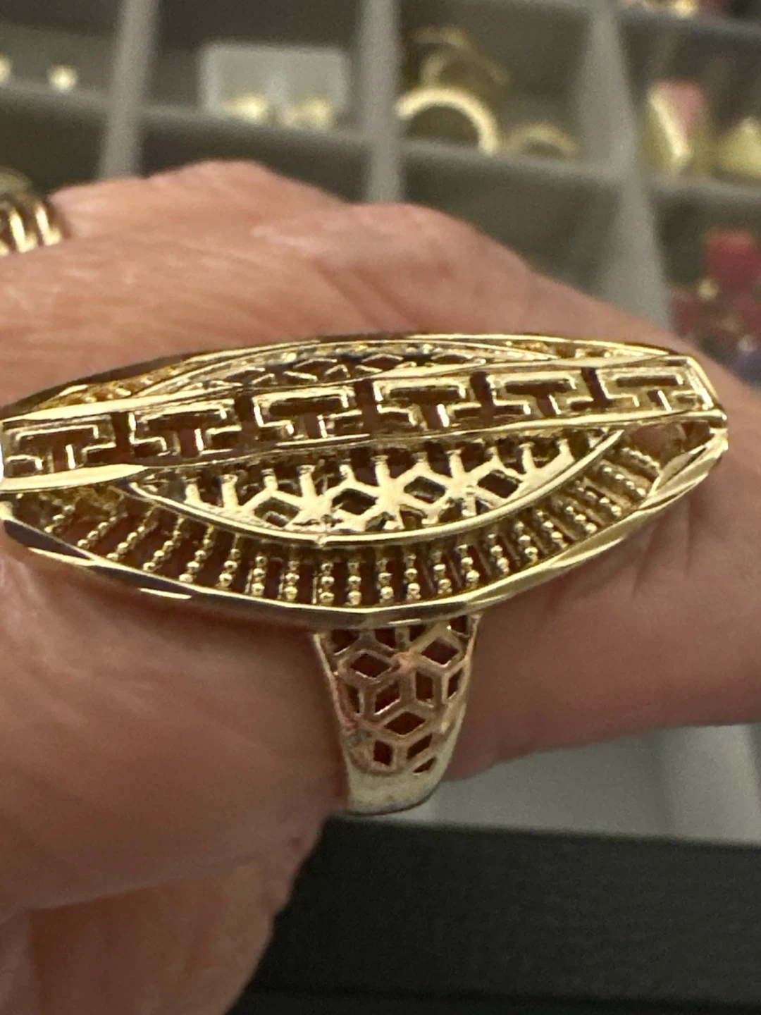 14kGold-Tone laminated Filigree Greek Key Design Ring - photo 2