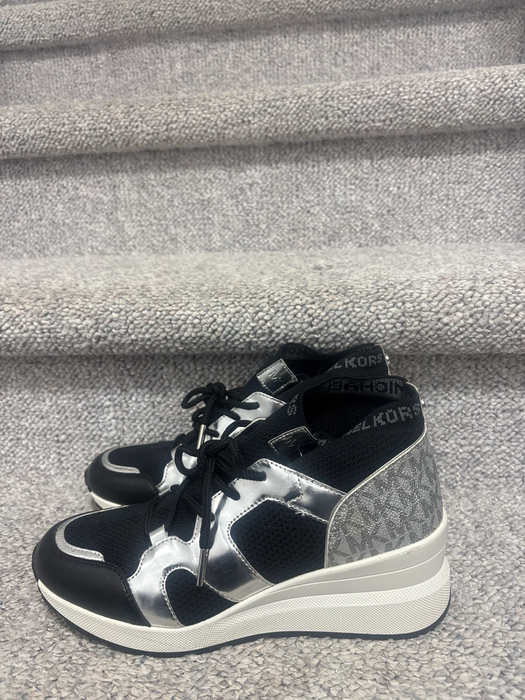 Michael Kors Wedge Sneakers size 8.5 - photo 2