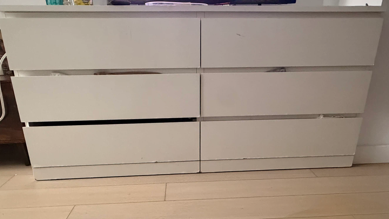 White 6-Drawer Dresser/ GRAY SOFA - photo 2