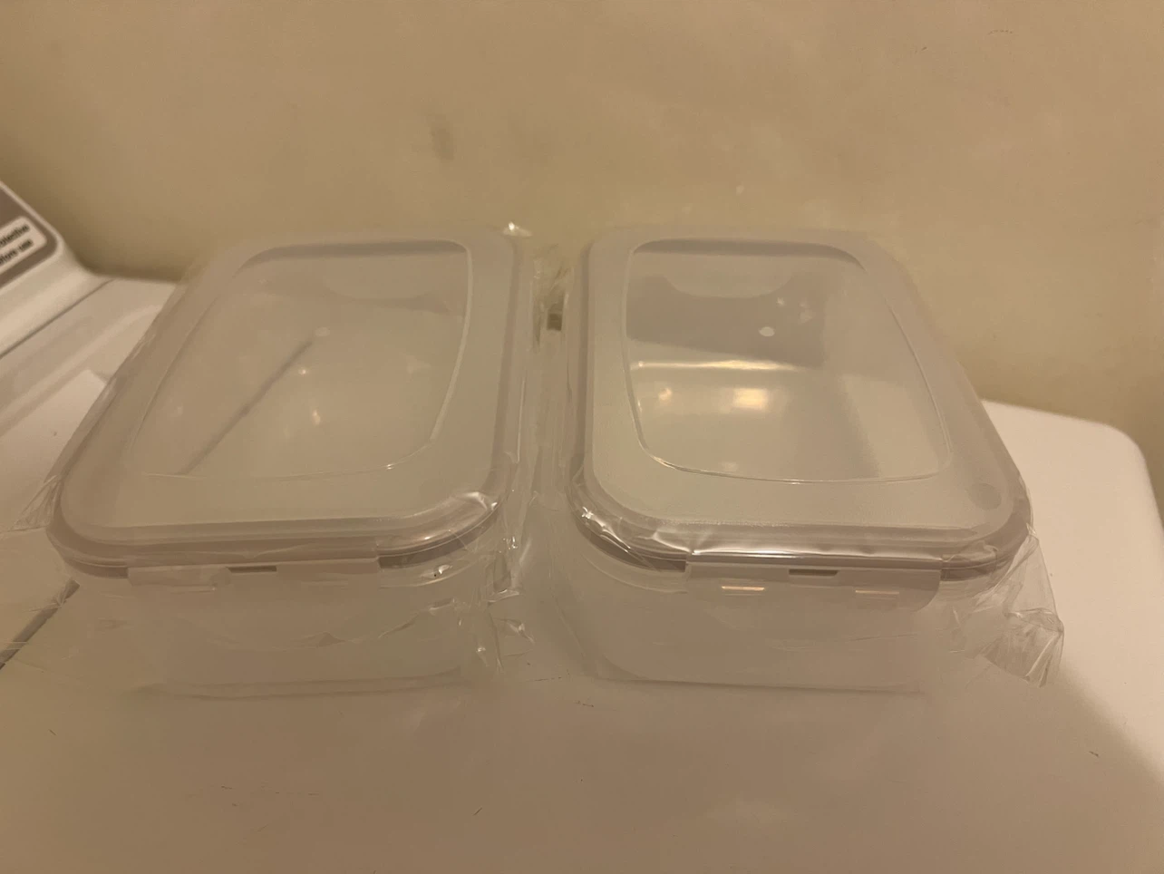 5 Plastic Food Storage Containers - photo 3