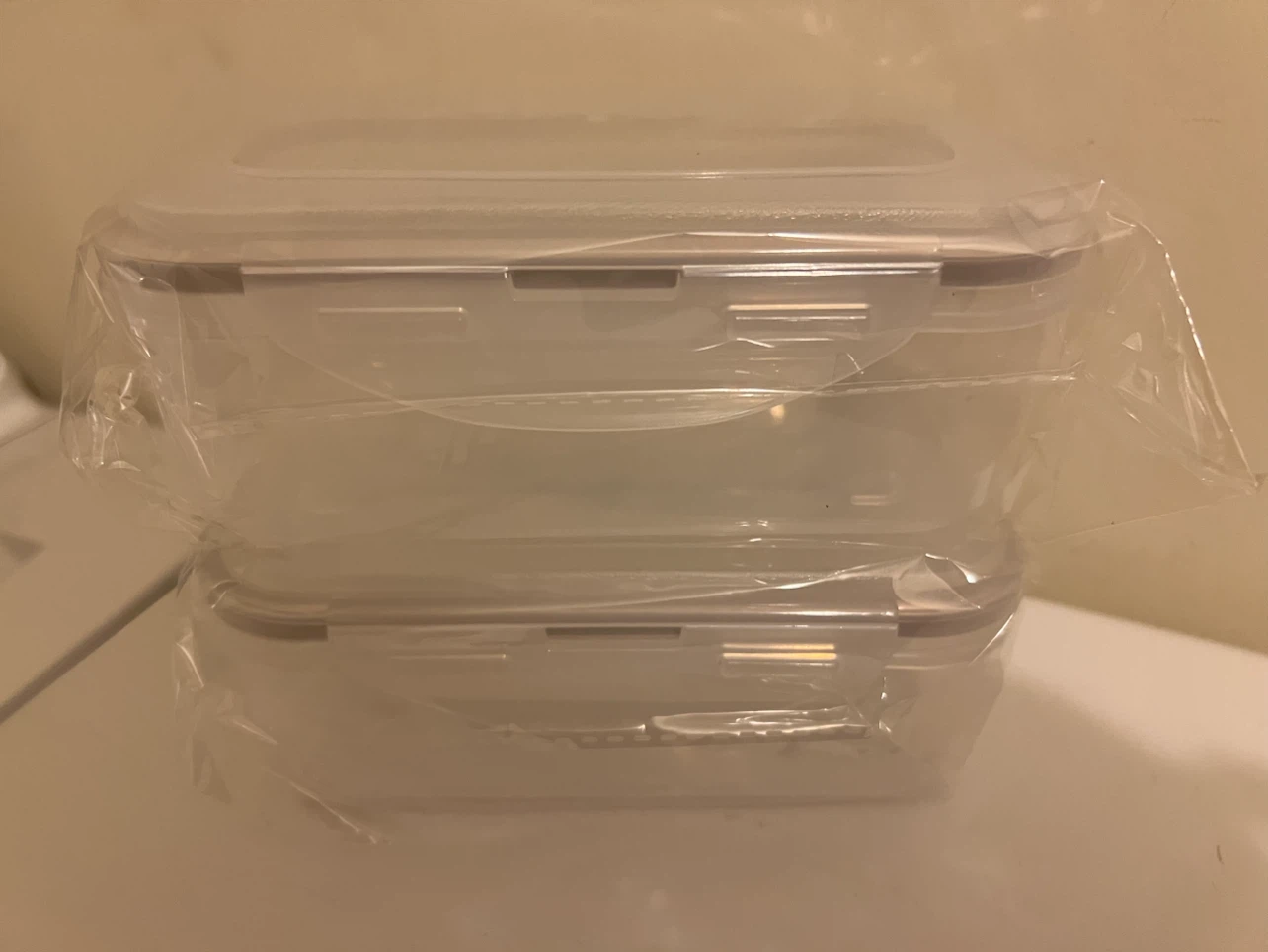 5 Plastic Food Storage Containers - photo 4