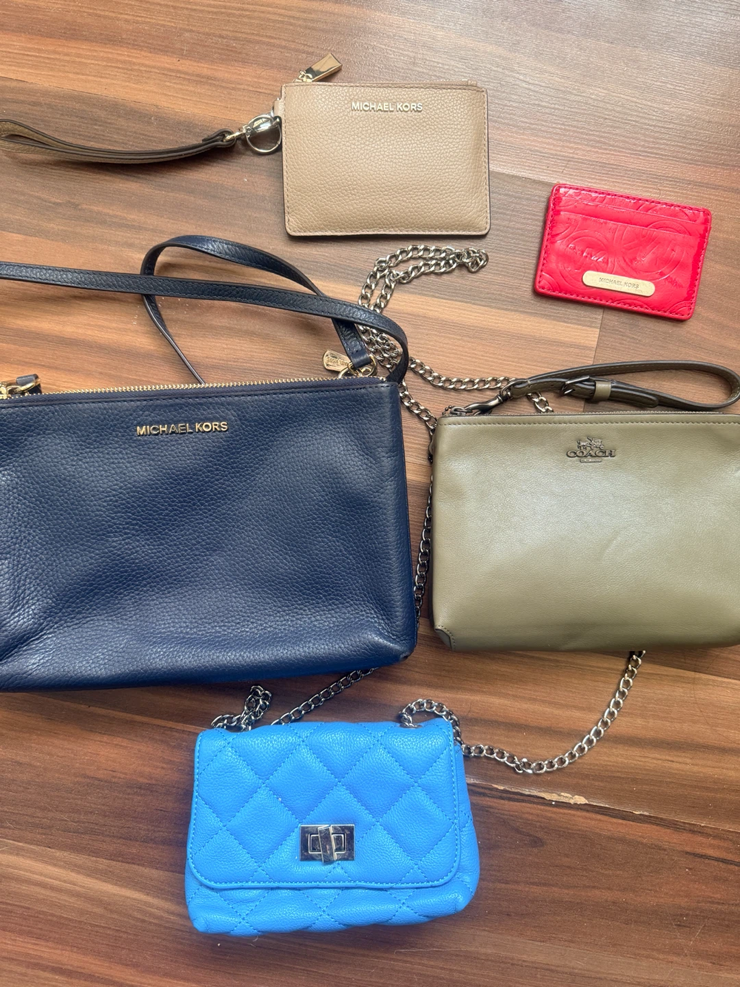 Designer purses and wallets please read the ad