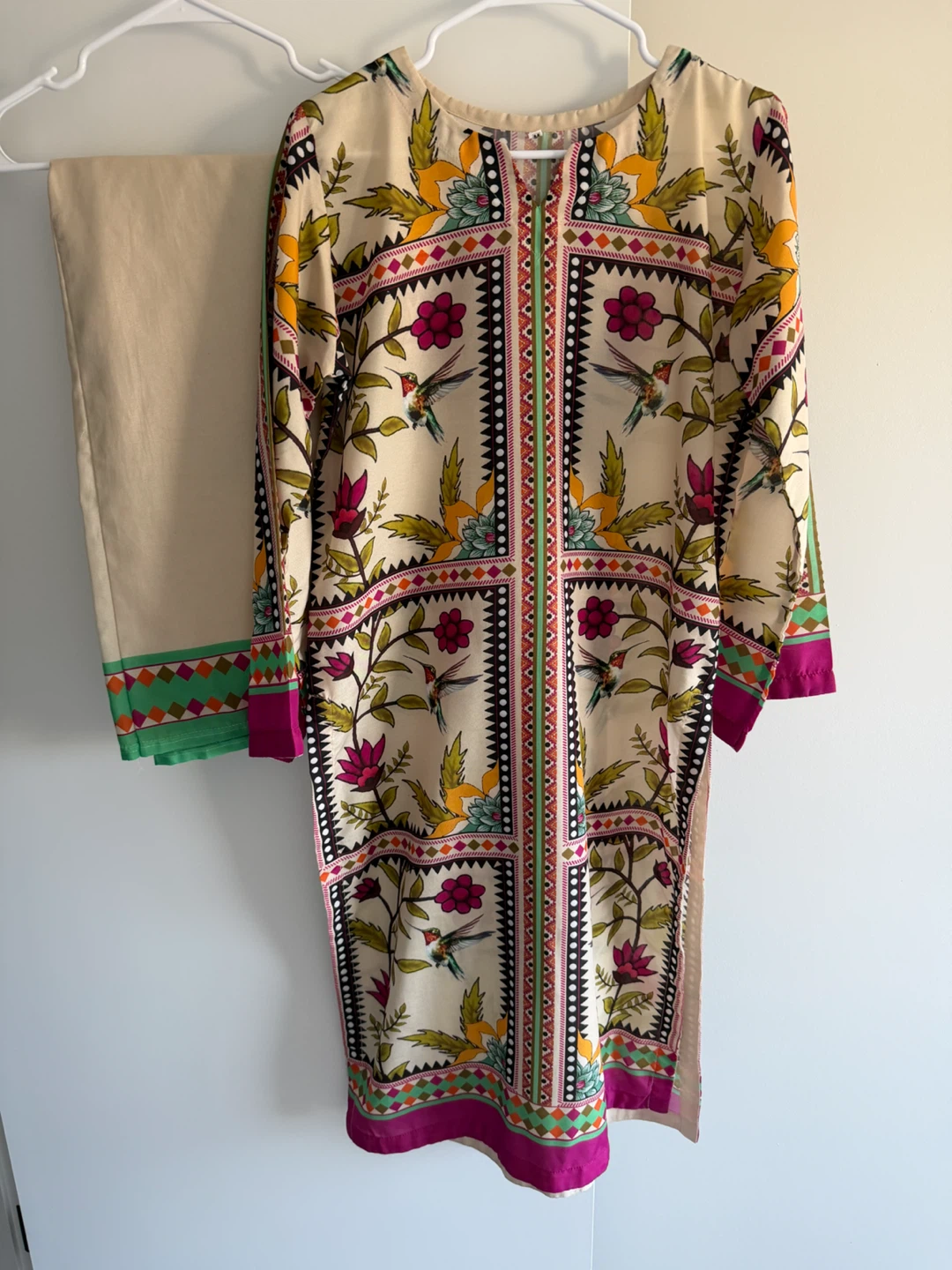 2 Pc Hummingbird Print Kurta with Pants
