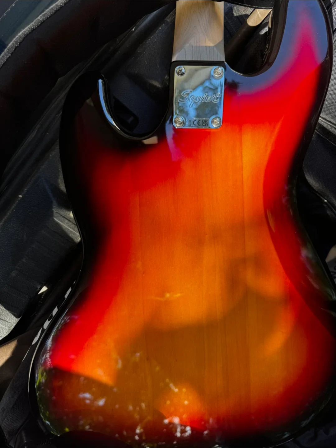 Squier Jazz Bass Sunburst - photo 3