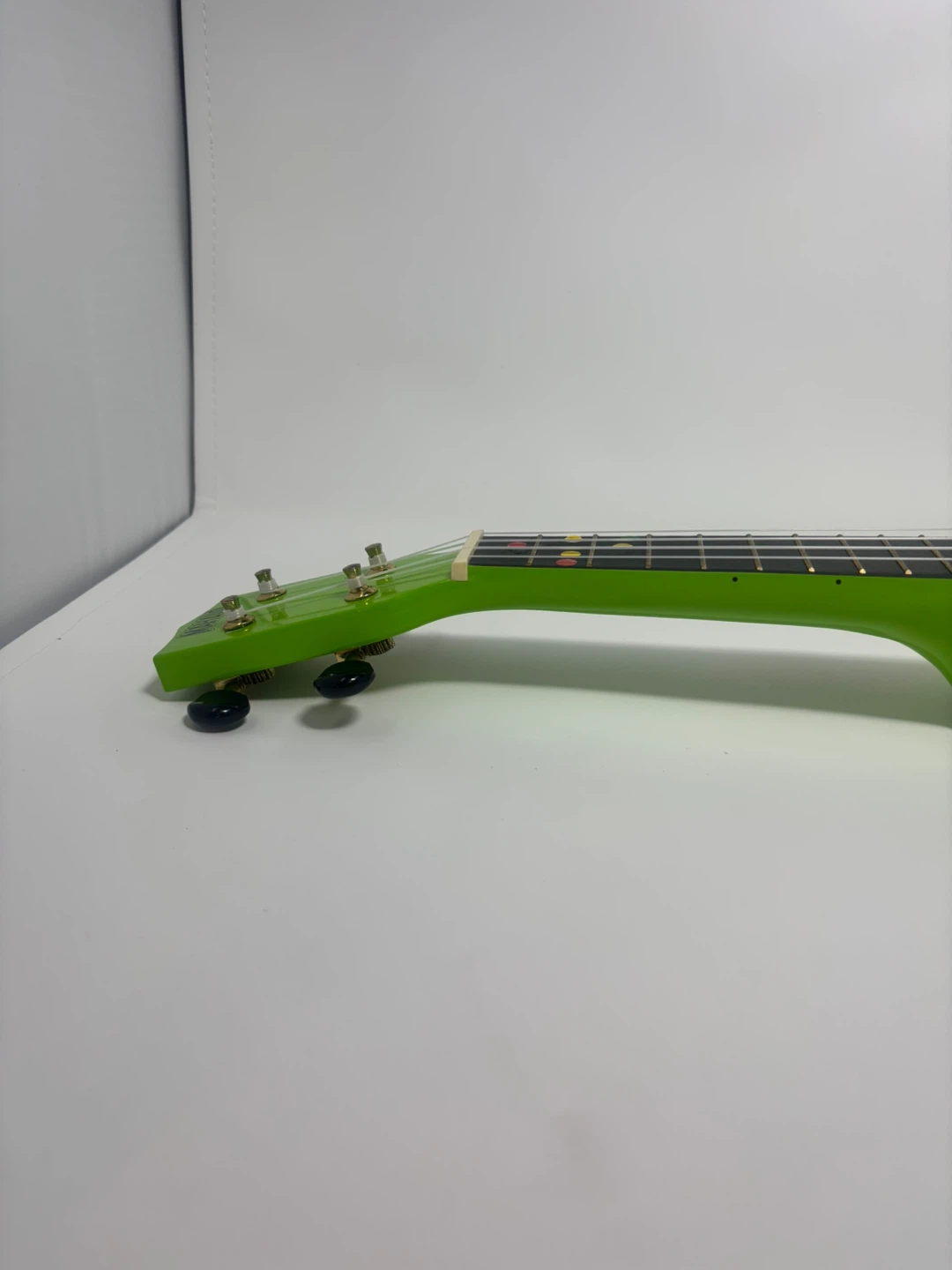 Mahalo Rainbow Series MR1 Soprano Ukulele glossy green - photo 4