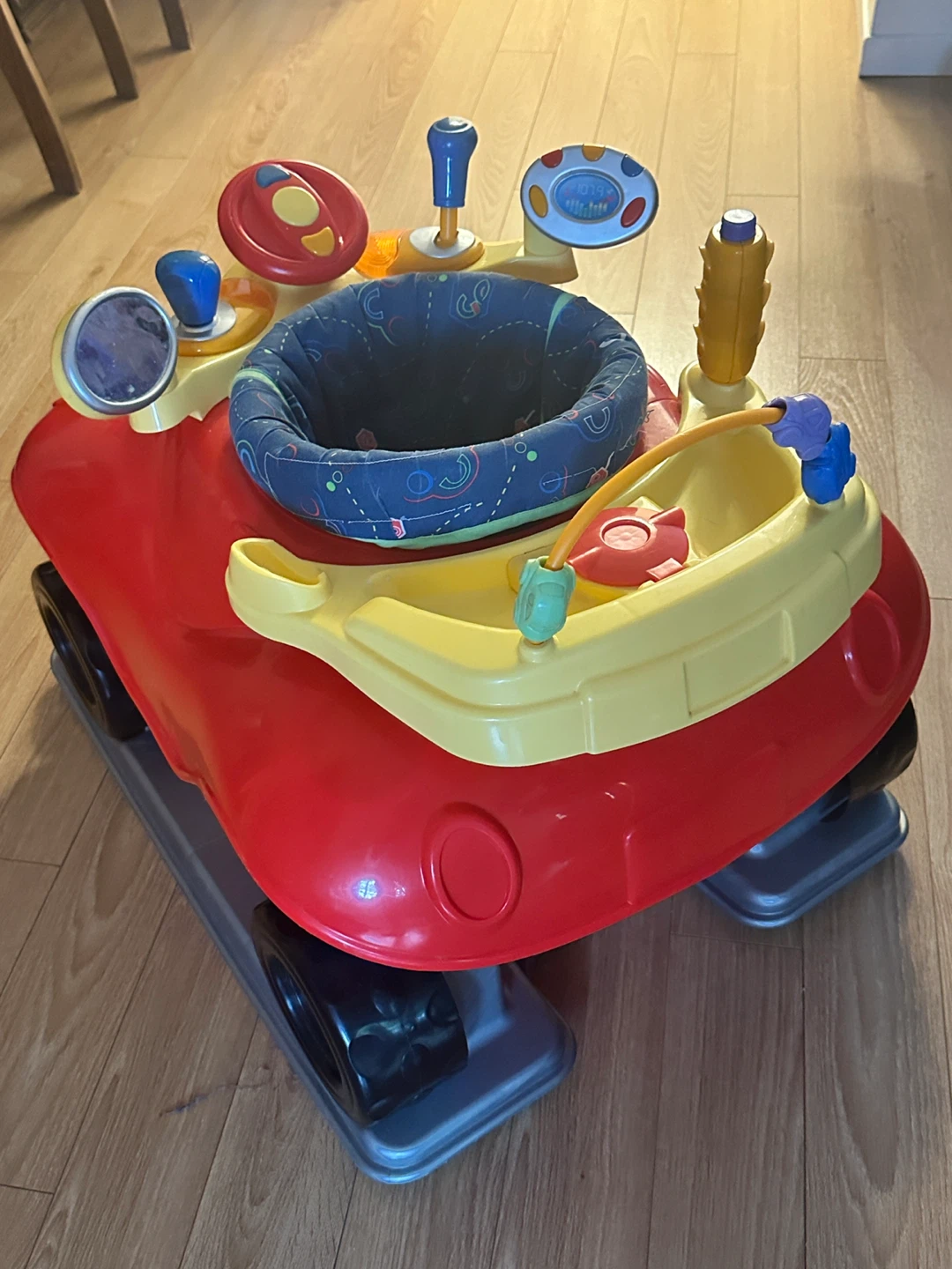 Baby rocking car
