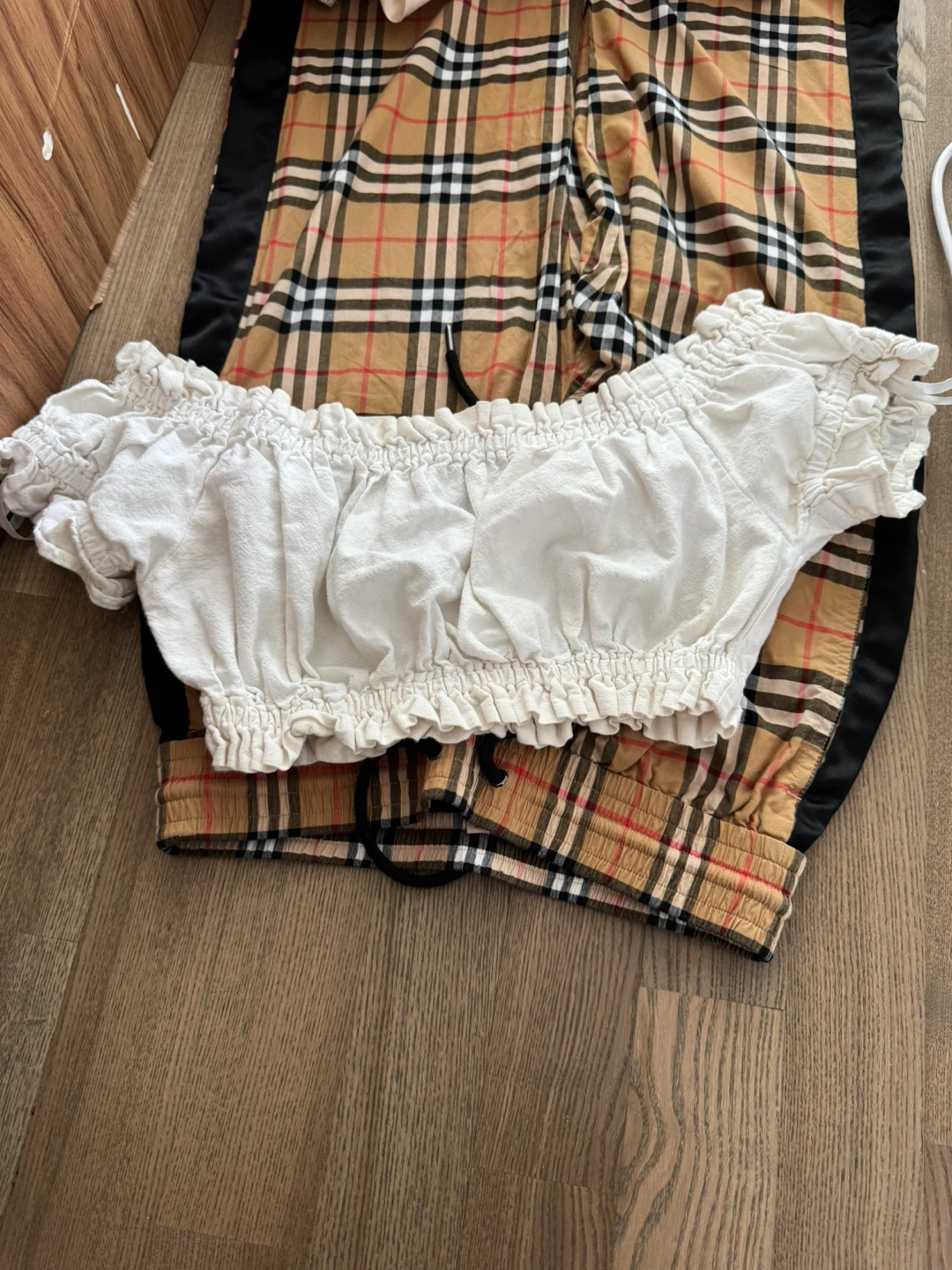 XS - Bamboo White off-shoulder crop top - photo 5