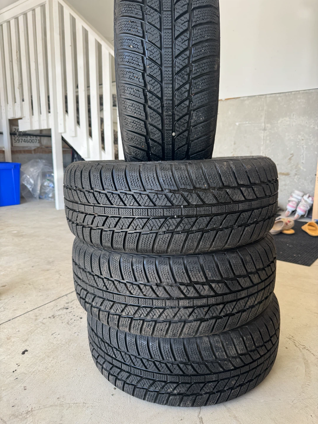 205/55R16 Dynamo Set of 4 Winter Tires -  (85%+ Tread) - photo 2