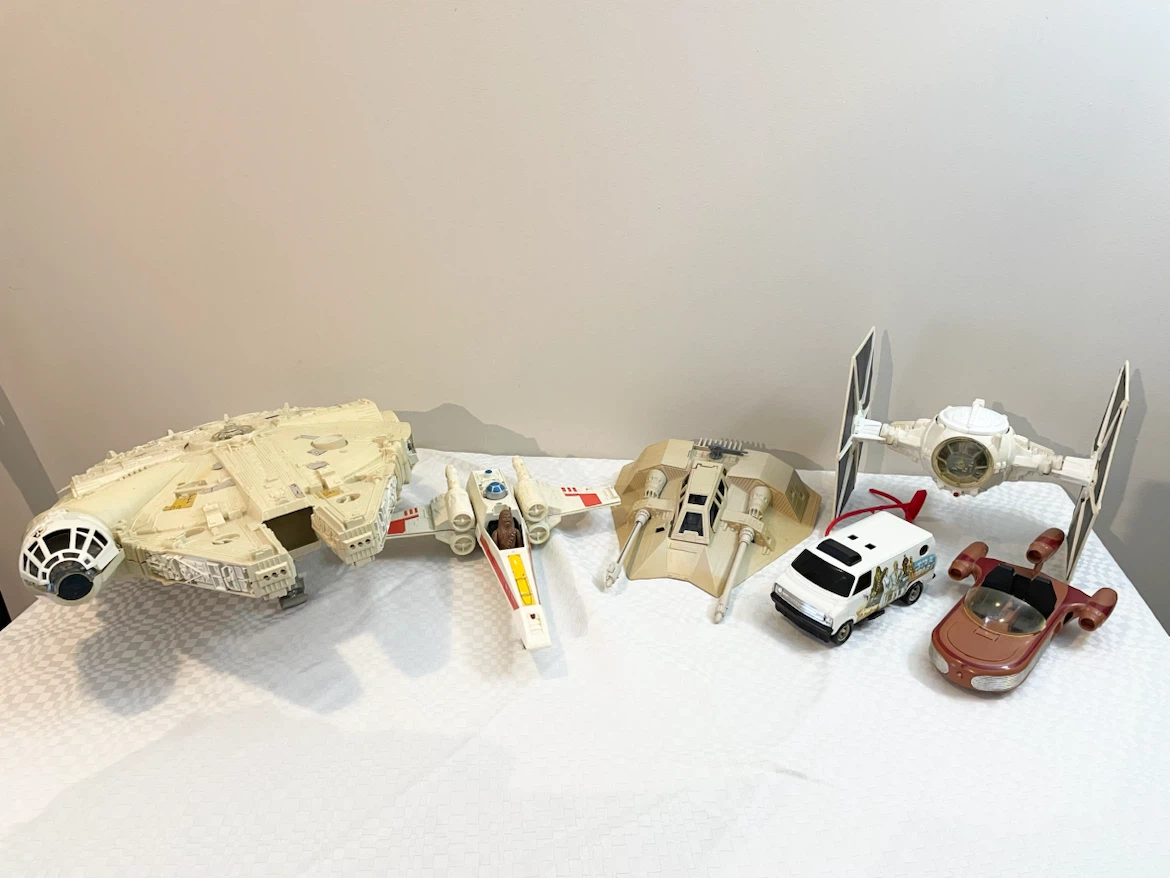 Vintage Star Wars Action Figure Collection with Cases
