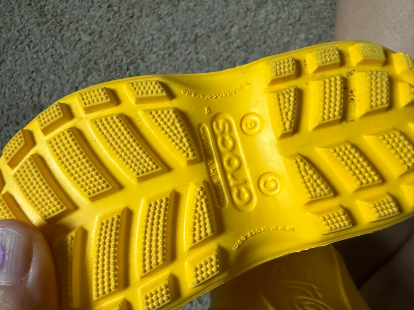 Yellow Crocs rain boots - photo 4