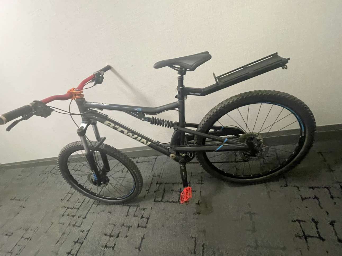 BTWIN Rockrider 500 Mountain Bike