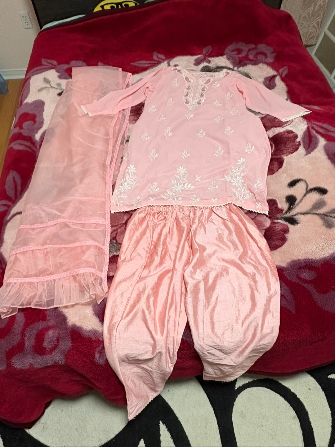 Pink Embroidered Kurti Salwar Set Size 42 (PRICE IS $50 FIRM) - photo 2