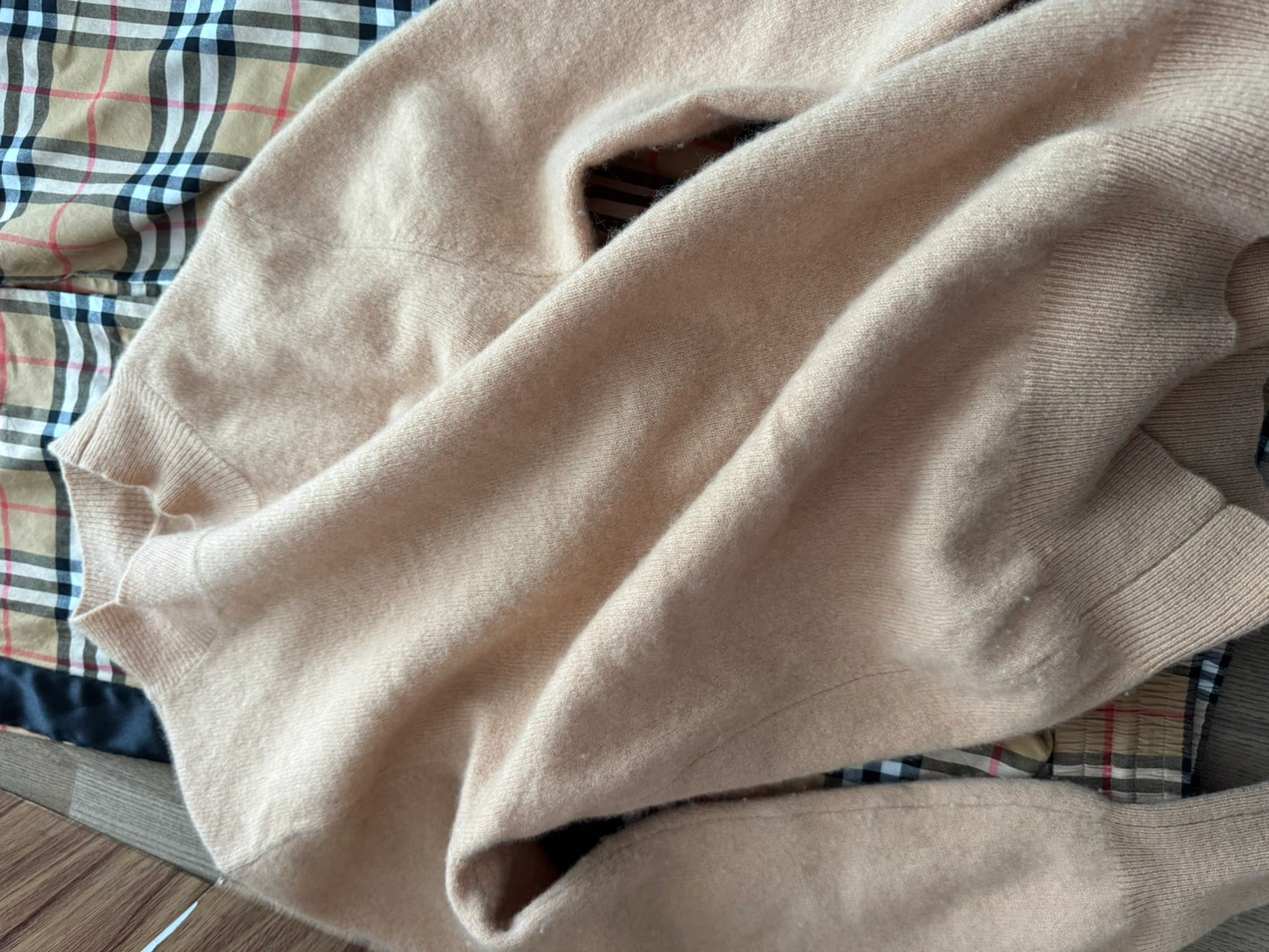 Beige mock neck wholewool sweater - photo 4