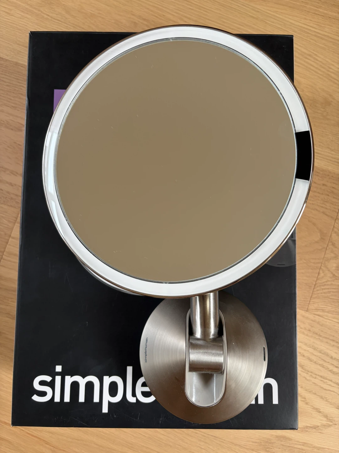 Simple Human Wall Mounted Make-Up Mirror