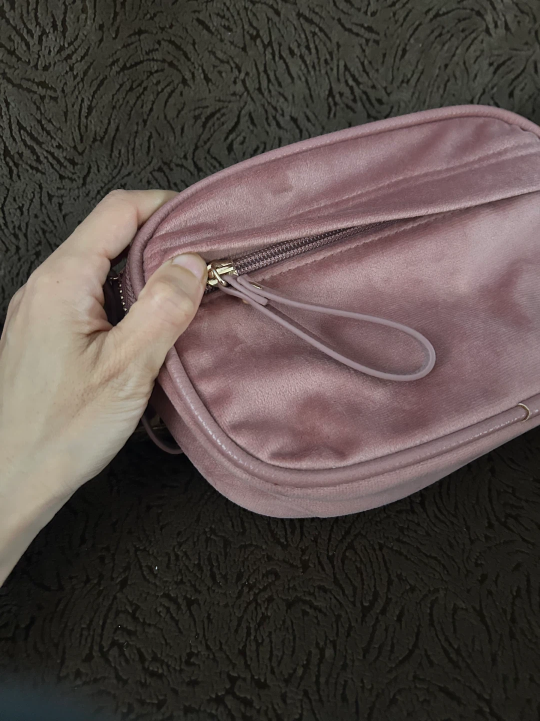 Brand New Indigo Velvet belt bag in dusty pink - photo 4