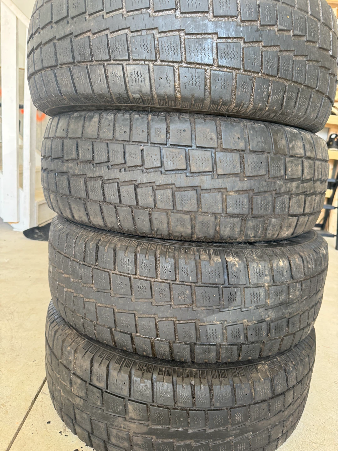 215/70R16 Cooper Discoverer winter Tires