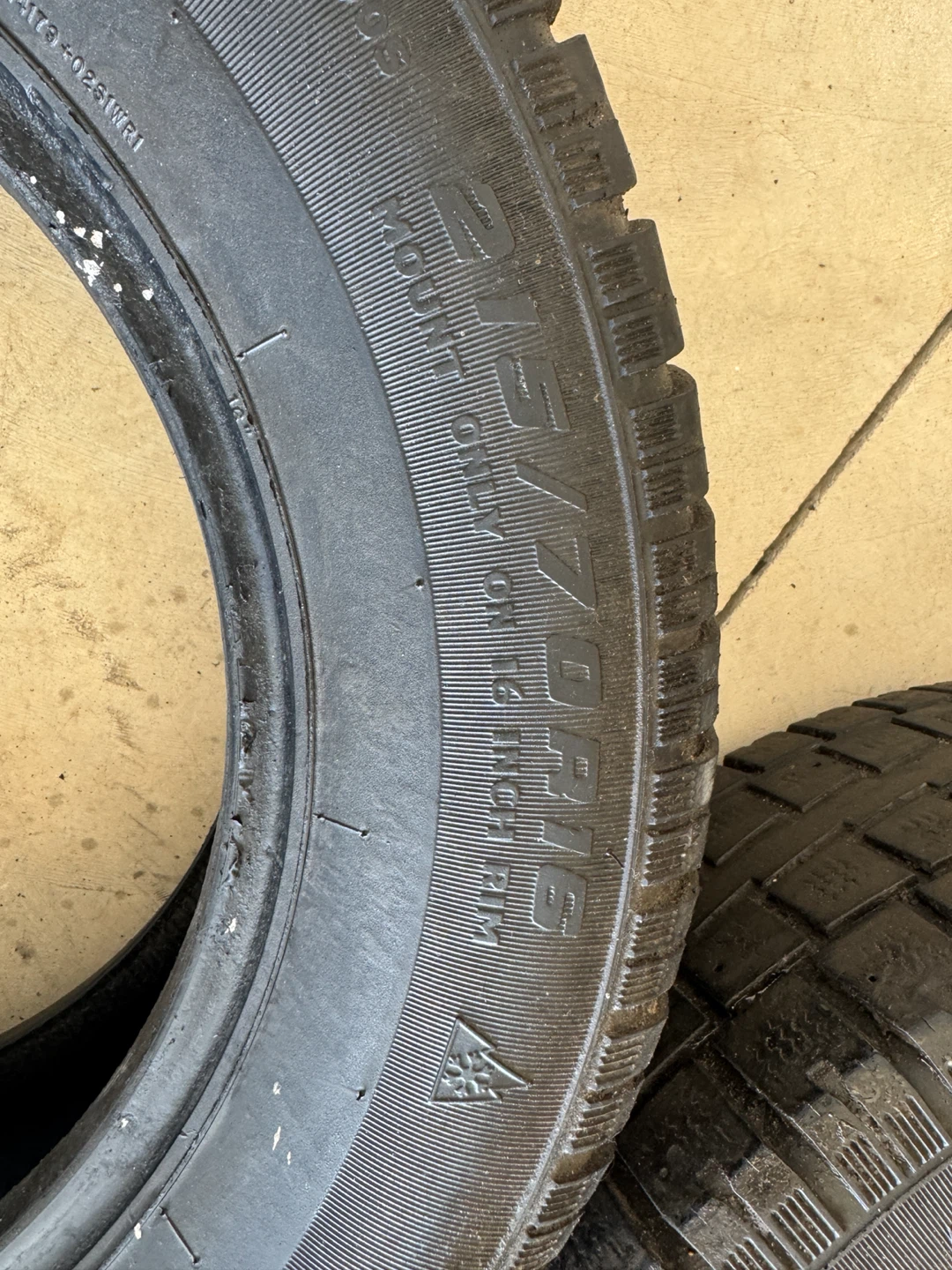 215/70R16 Cooper Discoverer winter Tires - photo 4