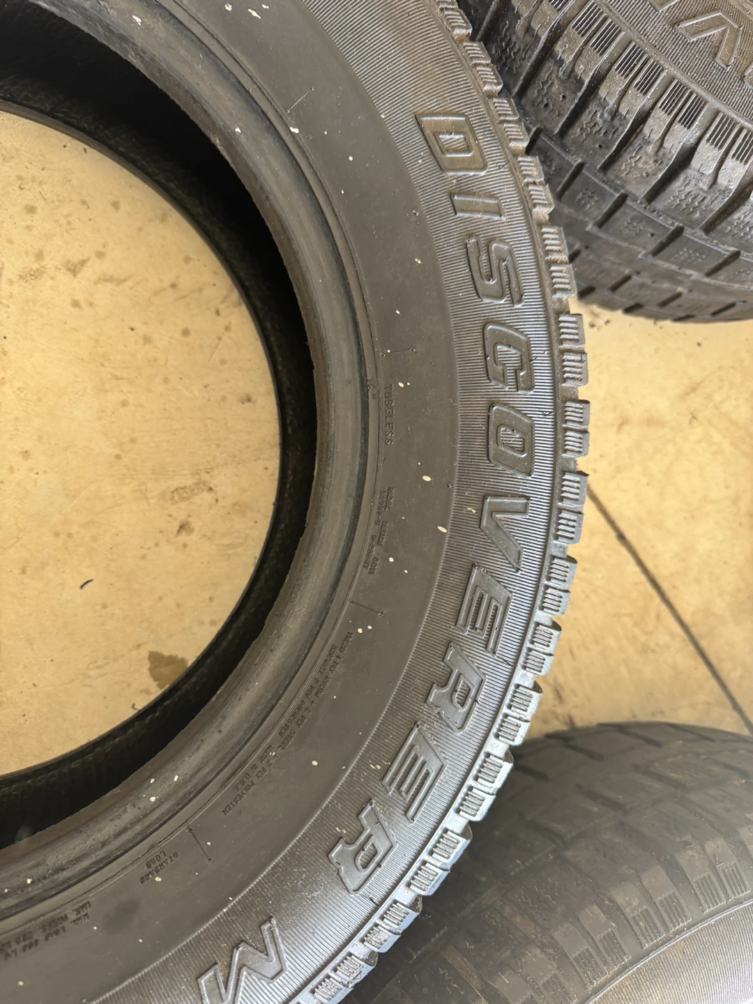 215/70R16 Cooper Discoverer winter Tires - photo 5