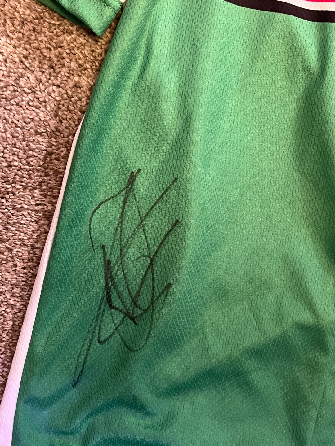 Autographed Tour of Alberta leaders jersey - photo 2