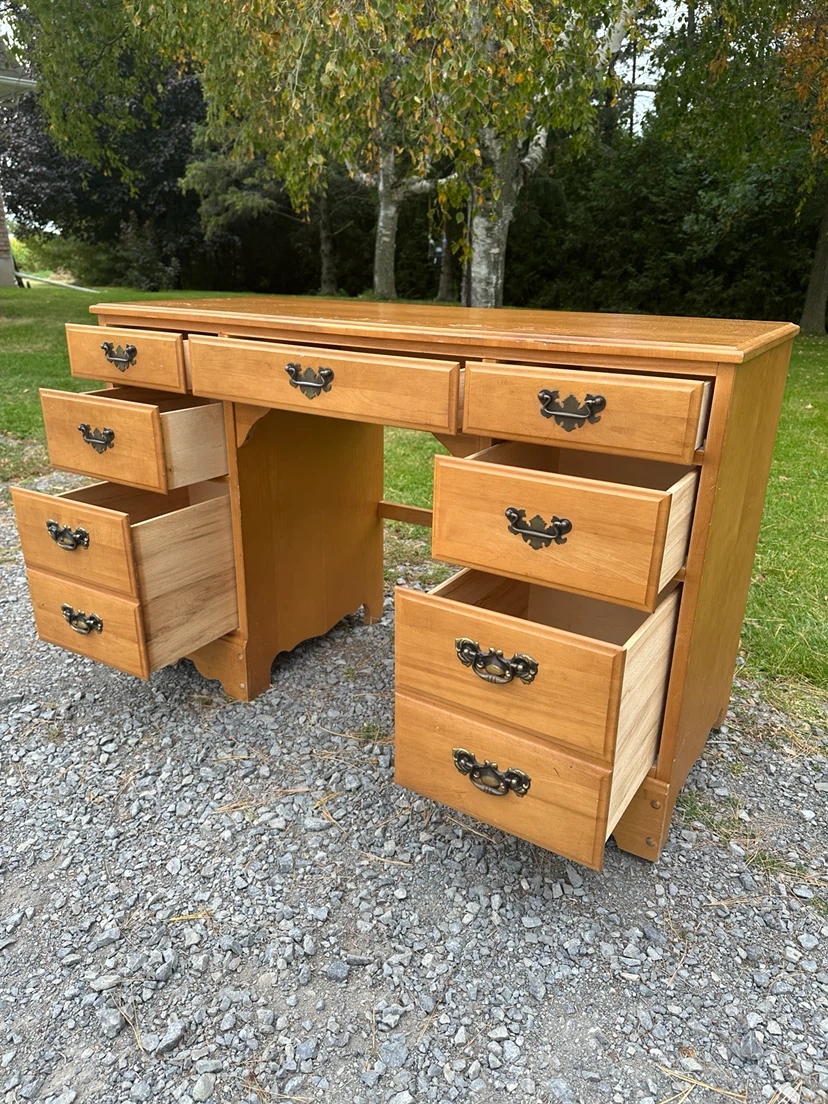 Vintage Maple Wood Kneehole Desk (CAN DELIVER) - photo 4