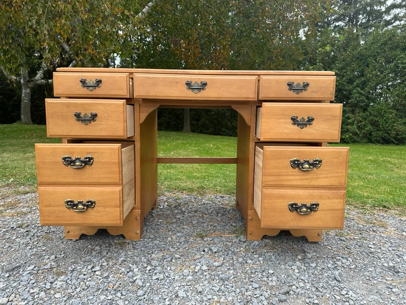 Vintage Maple Wood Kneehole Desk (CAN DELIVER) - photo 5