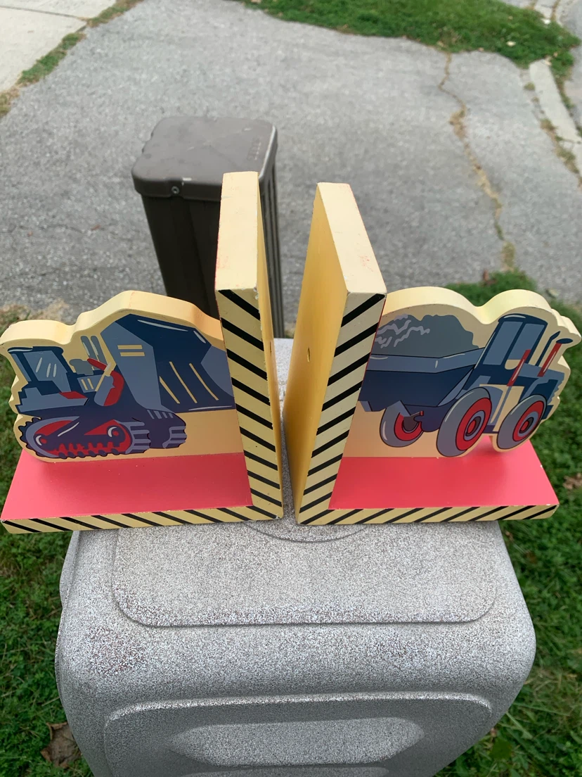 2 Wooden Construction Vehicle Bookends
