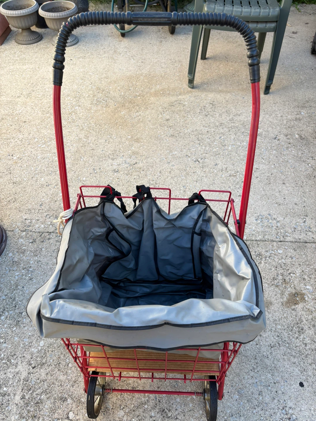 Red Metal Rolling Grocery Shopping Cart - photo 3