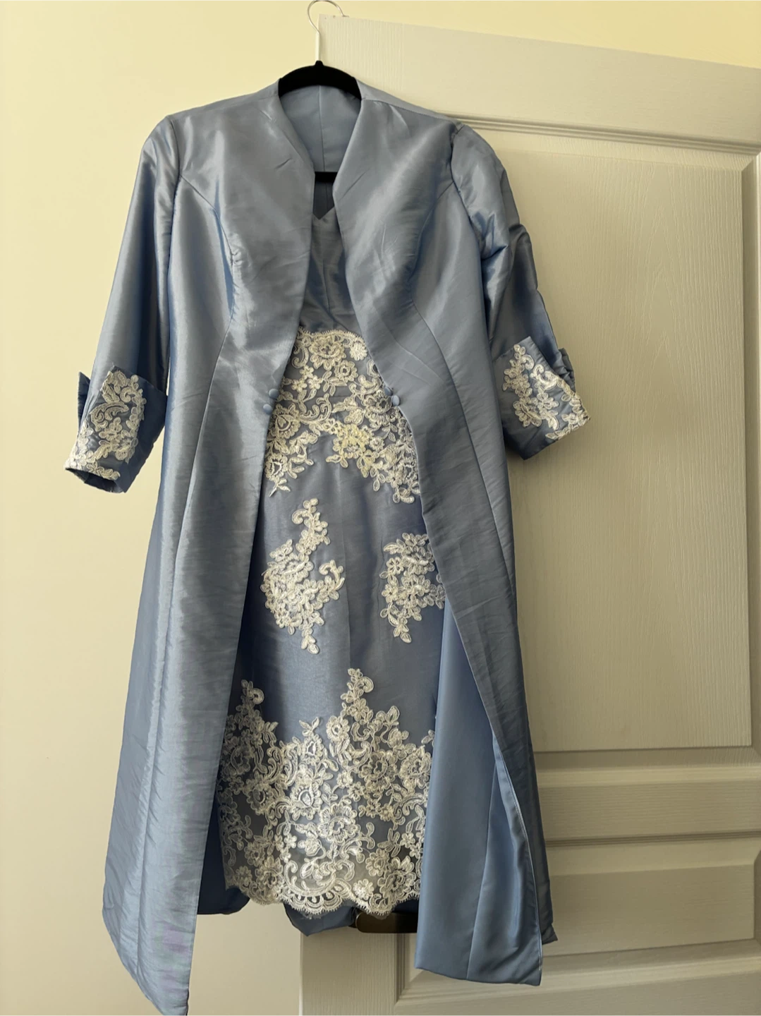 Women’s party dresses