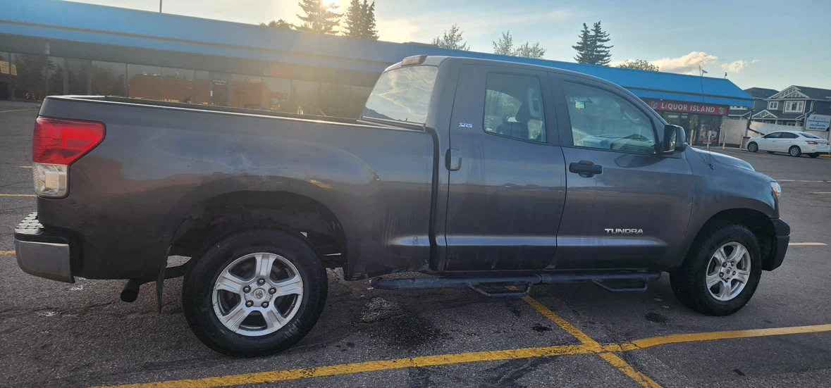 Toyota Tundra Pickup Truck - photo 4