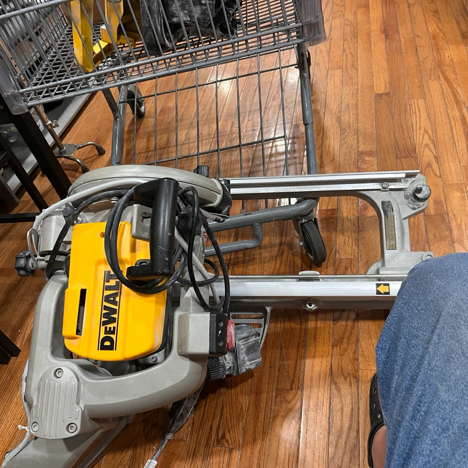DEWALT Radial Arm Saw