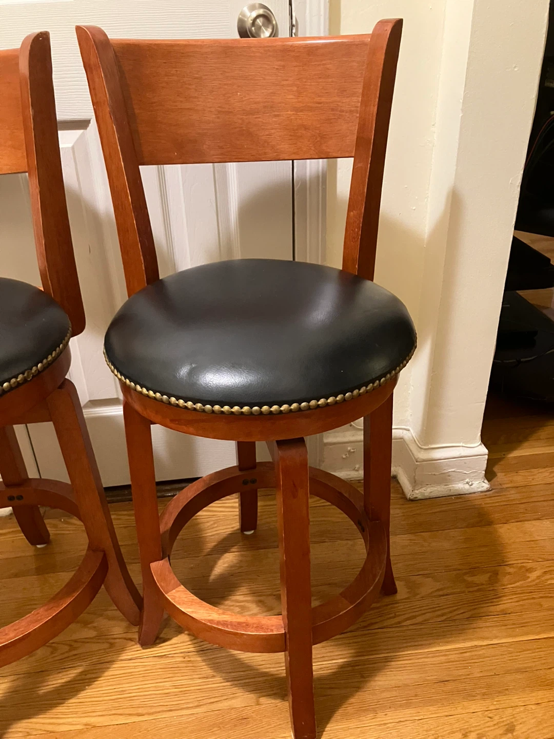 Set of 2 Swivel Bar Stools - photo 3