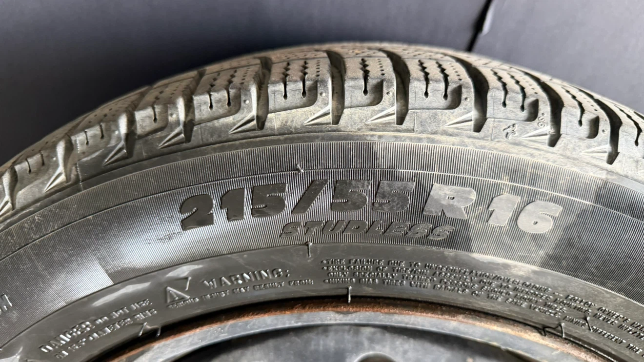 Set of 4 Michelin Studless Tires 215/55R16